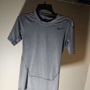Nike Men's Pro Combat Gray Tee